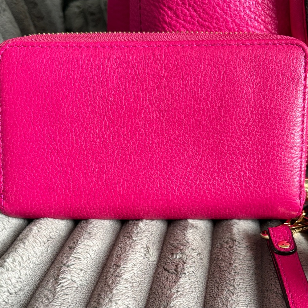 Michael Kors Fuchsia Tote and Wallet Set - Picture 3 of 14